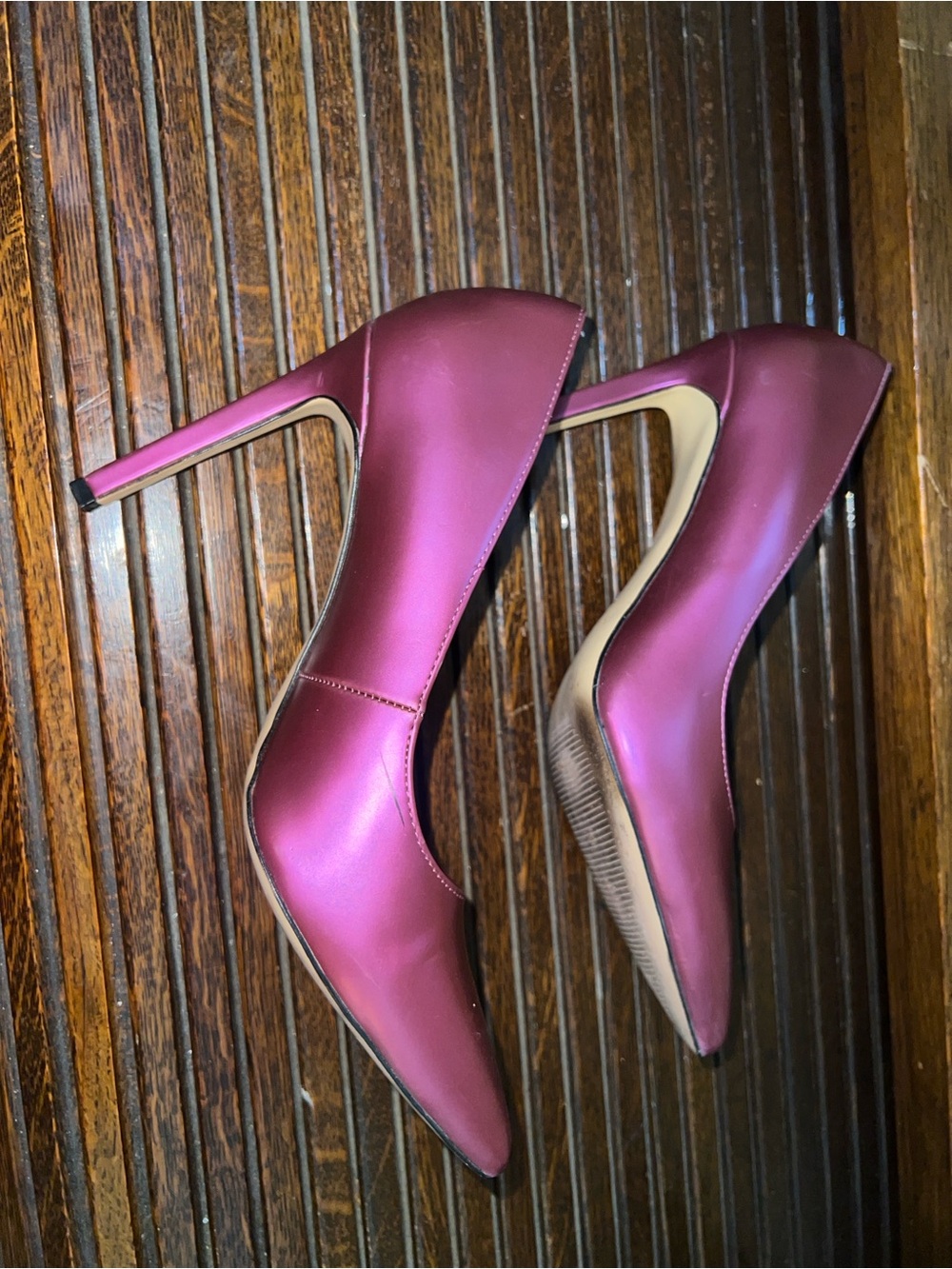 Nine West Women's Metallic Fuchsia Pointed-Toe Pumps - Picture 5 of 6